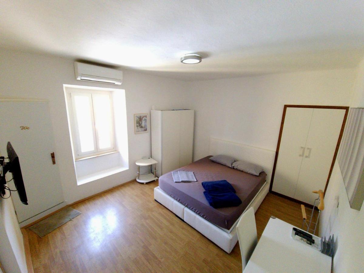 Apartments Eis Baška Esterno foto